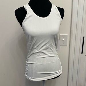 Athleta Speedlight Seamless Tank Unstinkable Wicking Breathable Top NEW
